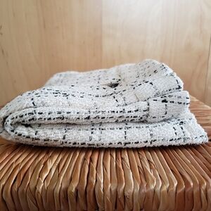 Chic Boucle Shorts Size Large NEW!